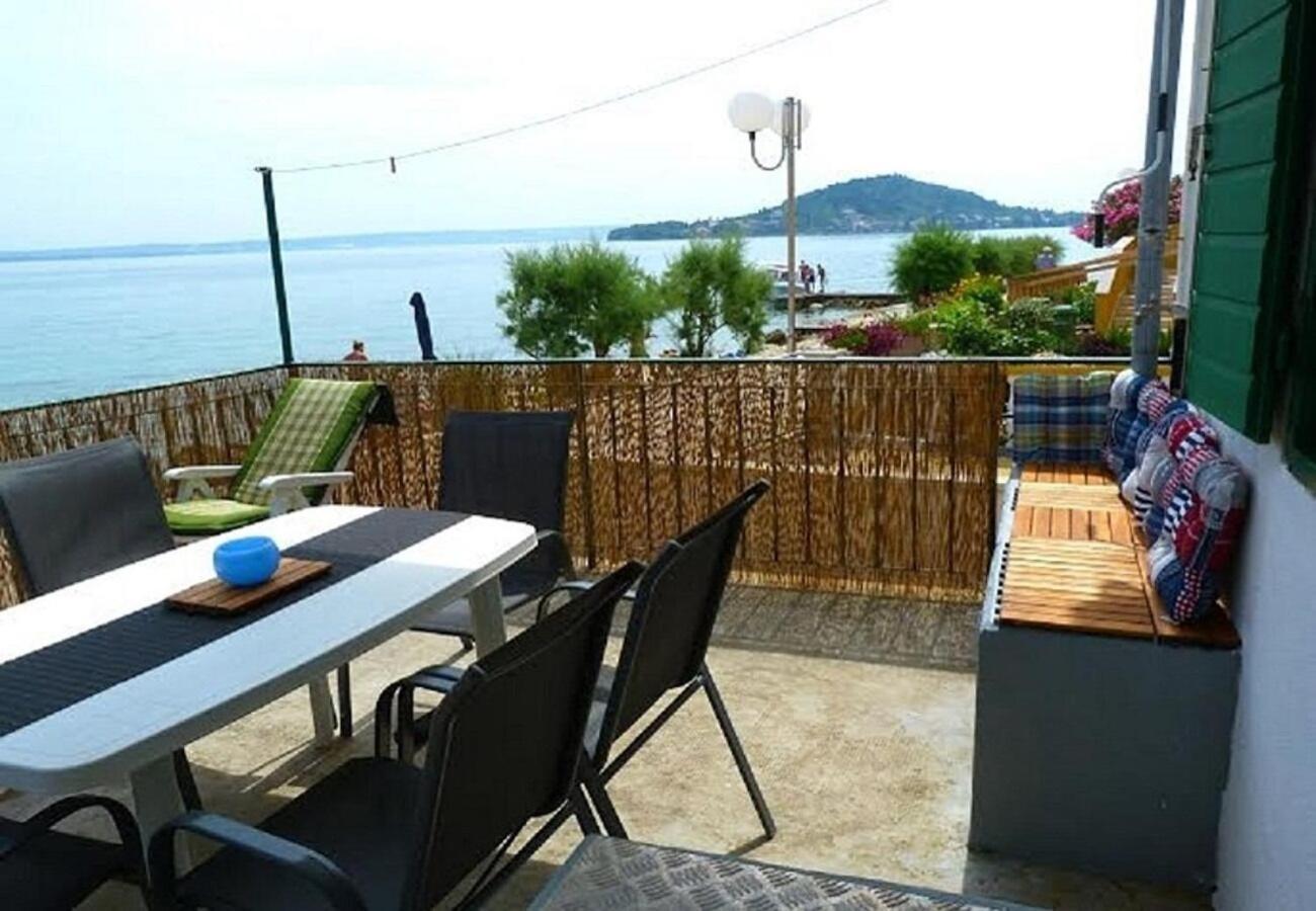 Holiday Home Villa Jadran - 10 M From Beach Preko Kültér fotó