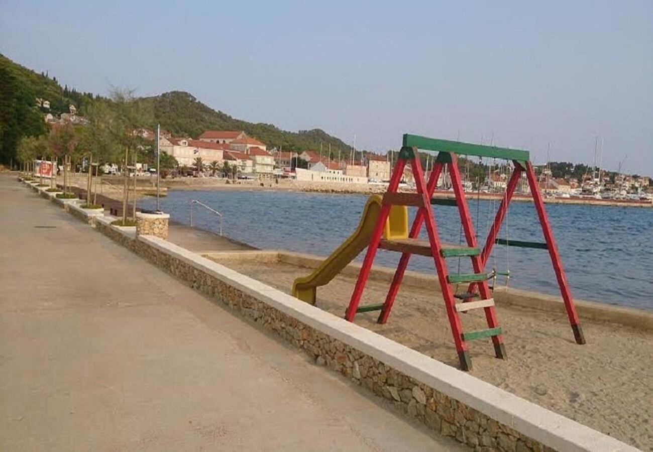 Holiday Home Villa Jadran - 10 M From Beach Preko Kültér fotó