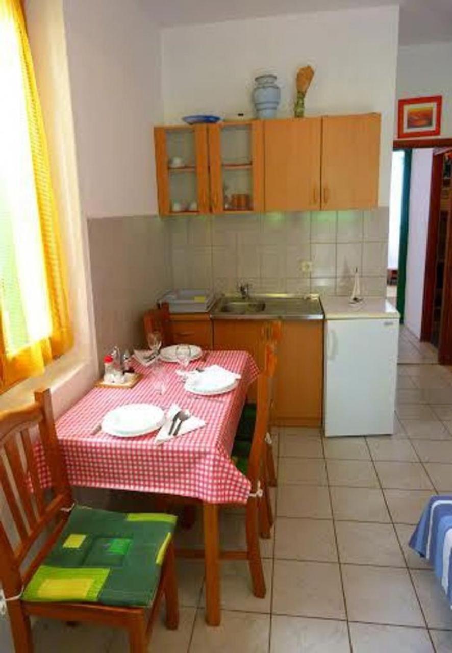Holiday Home Villa Jadran - 10 M From Beach Preko Kültér fotó