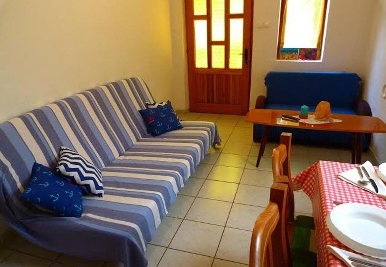 Holiday Home Villa Jadran - 10 M From Beach Preko Kültér fotó