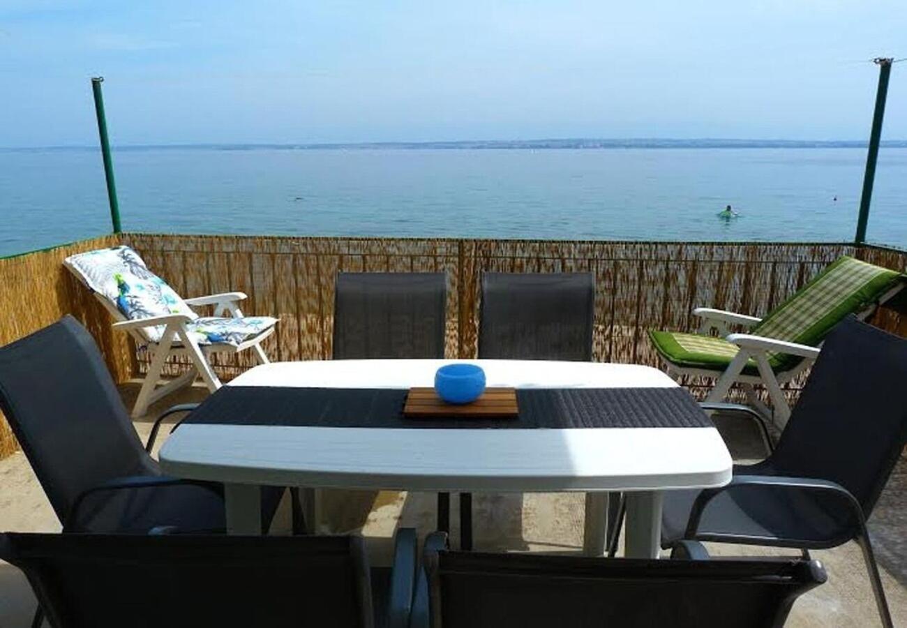 Holiday Home Villa Jadran - 10 M From Beach Preko Kültér fotó