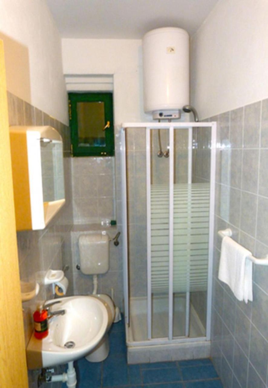 Holiday Home Villa Jadran - 10 M From Beach Preko Kültér fotó